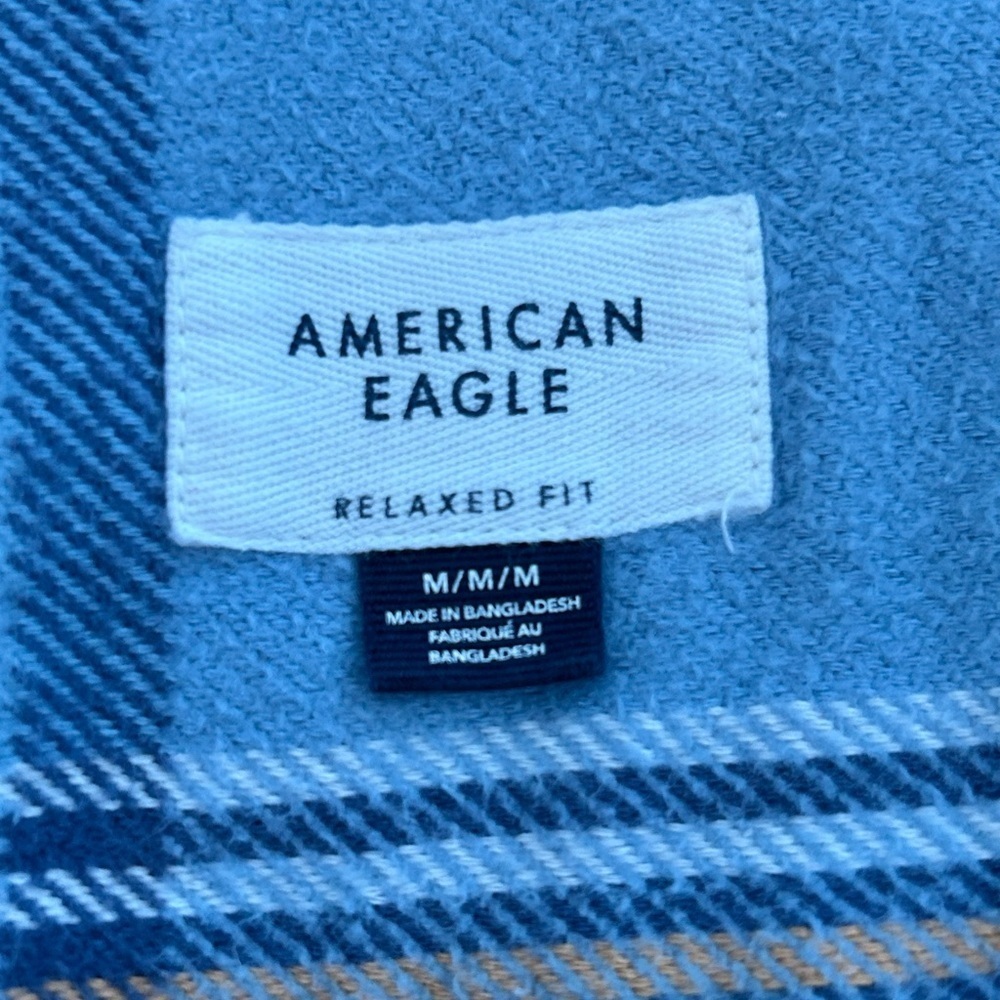 American Eagle Women’s Light Blue Plaid Relaxed Fit Button Up Shacket Medium - Picture 3 of 5